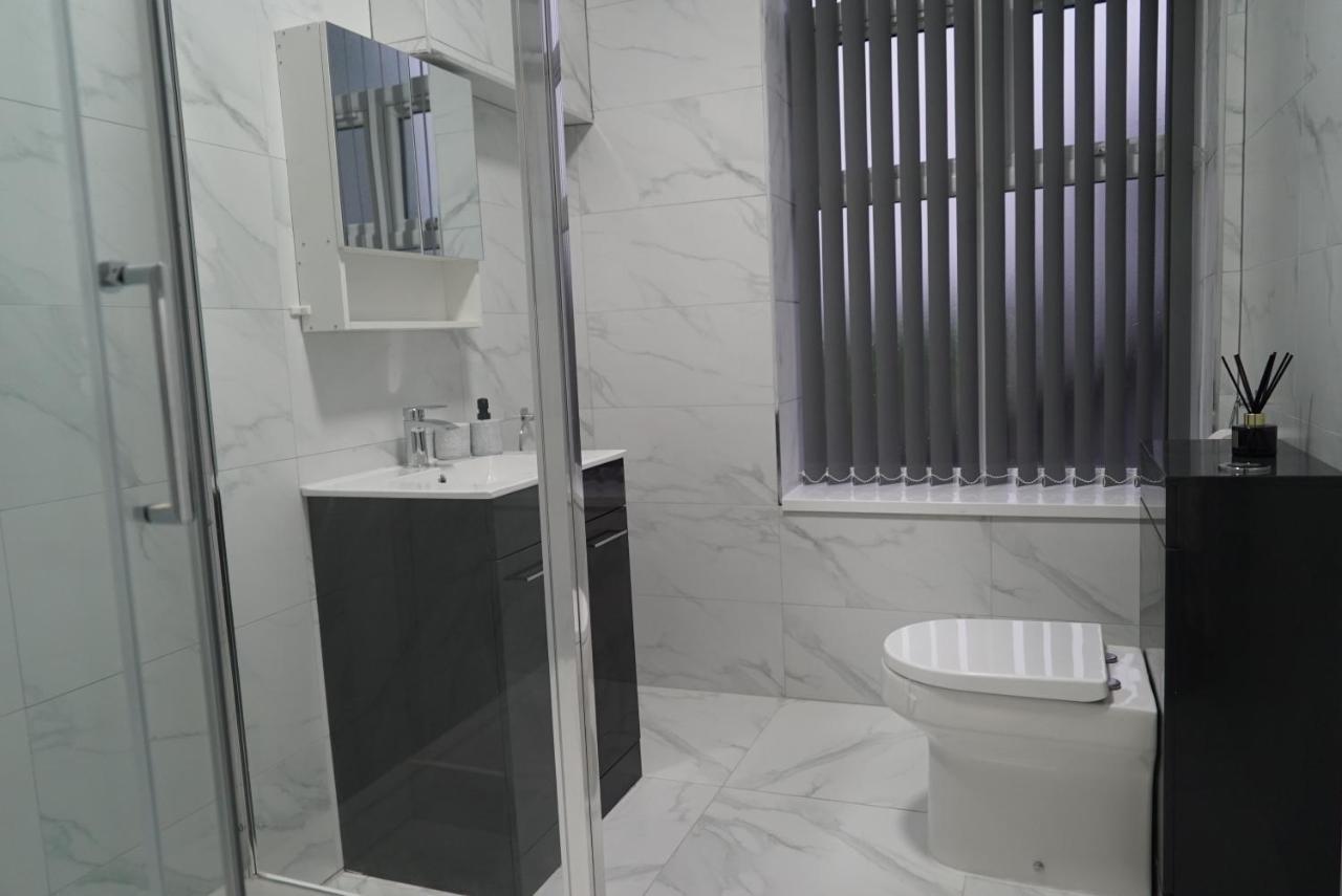 1 & 2 Bed Apartments - Desborough, Kettering, Cosy, Parking, Family, Wifi Zewnętrze zdjęcie