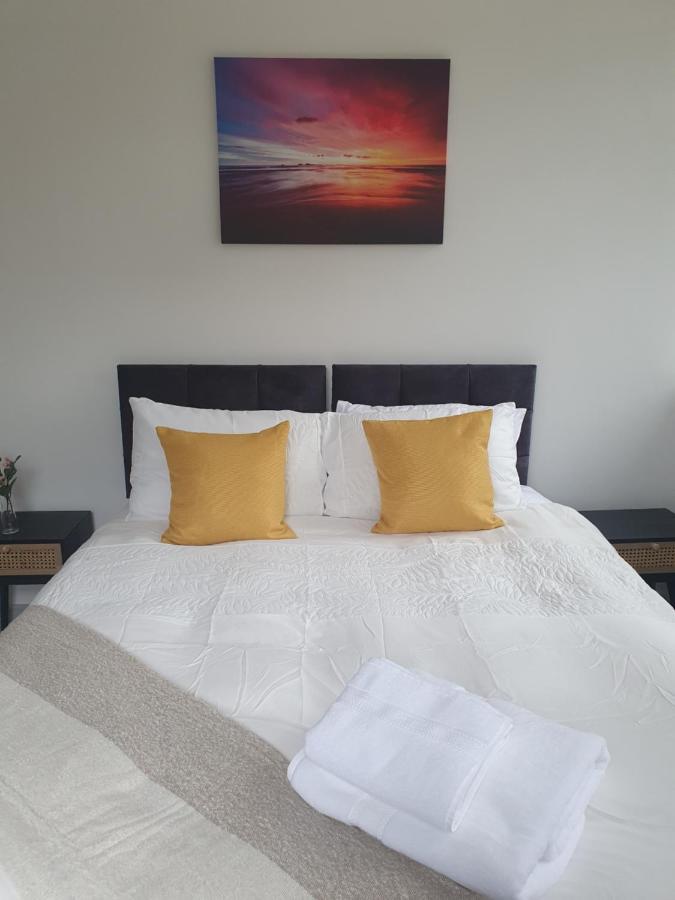 1 & 2 Bed Apartments - Desborough, Kettering, Cosy, Parking, Family, Wifi Zewnętrze zdjęcie