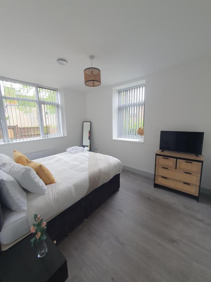 1 & 2 Bed Apartments - Desborough, Kettering, Cosy, Parking, Family, Wifi Zewnętrze zdjęcie