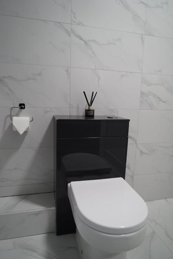 1 & 2 Bed Apartments - Desborough, Kettering, Cosy, Parking, Family, Wifi Zewnętrze zdjęcie