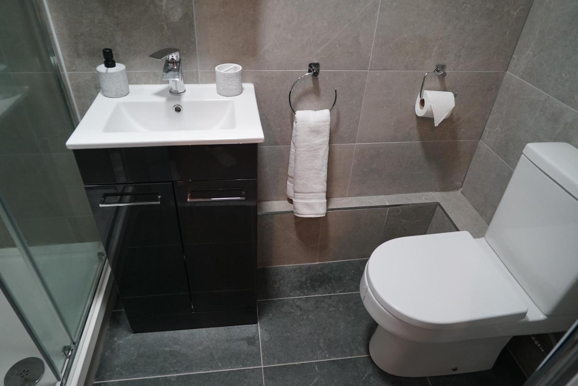 1 & 2 Bed Apartments - Desborough, Kettering, Cosy, Parking, Family, Wifi Zewnętrze zdjęcie