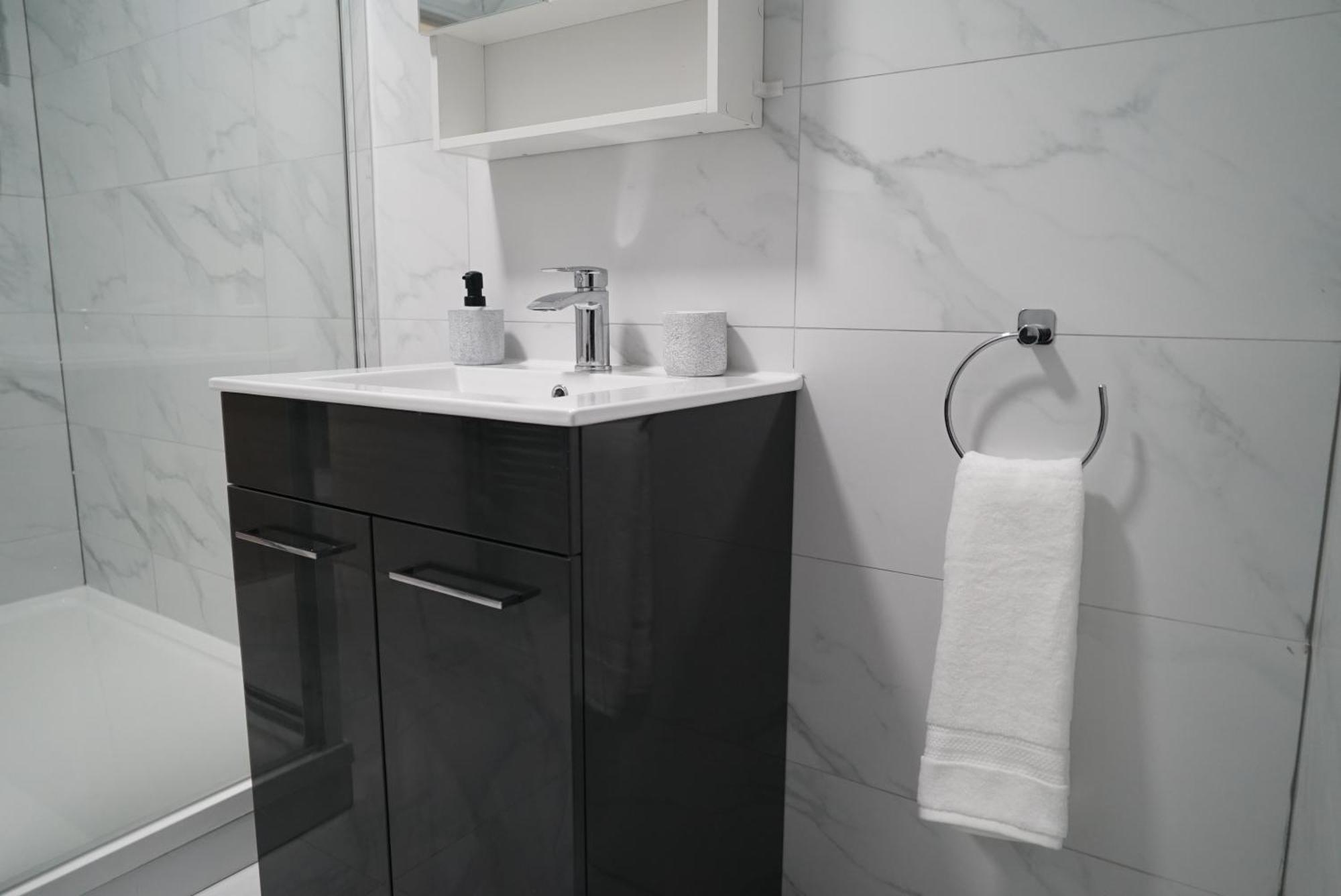 1 & 2 Bed Apartments - Desborough, Kettering, Cosy, Parking, Family, Wifi Zewnętrze zdjęcie