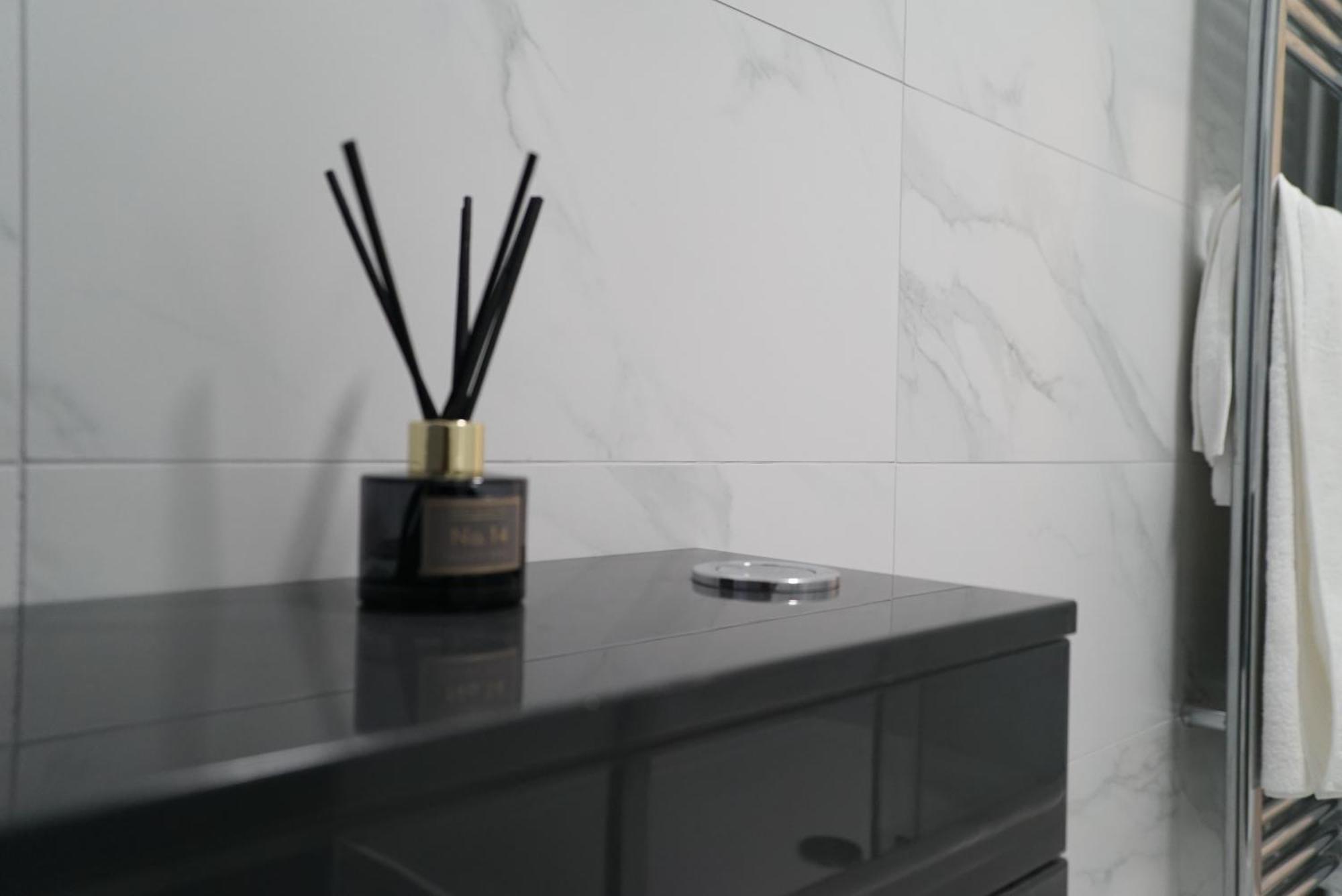 1 & 2 Bed Apartments - Desborough, Kettering, Cosy, Parking, Family, Wifi Zewnętrze zdjęcie