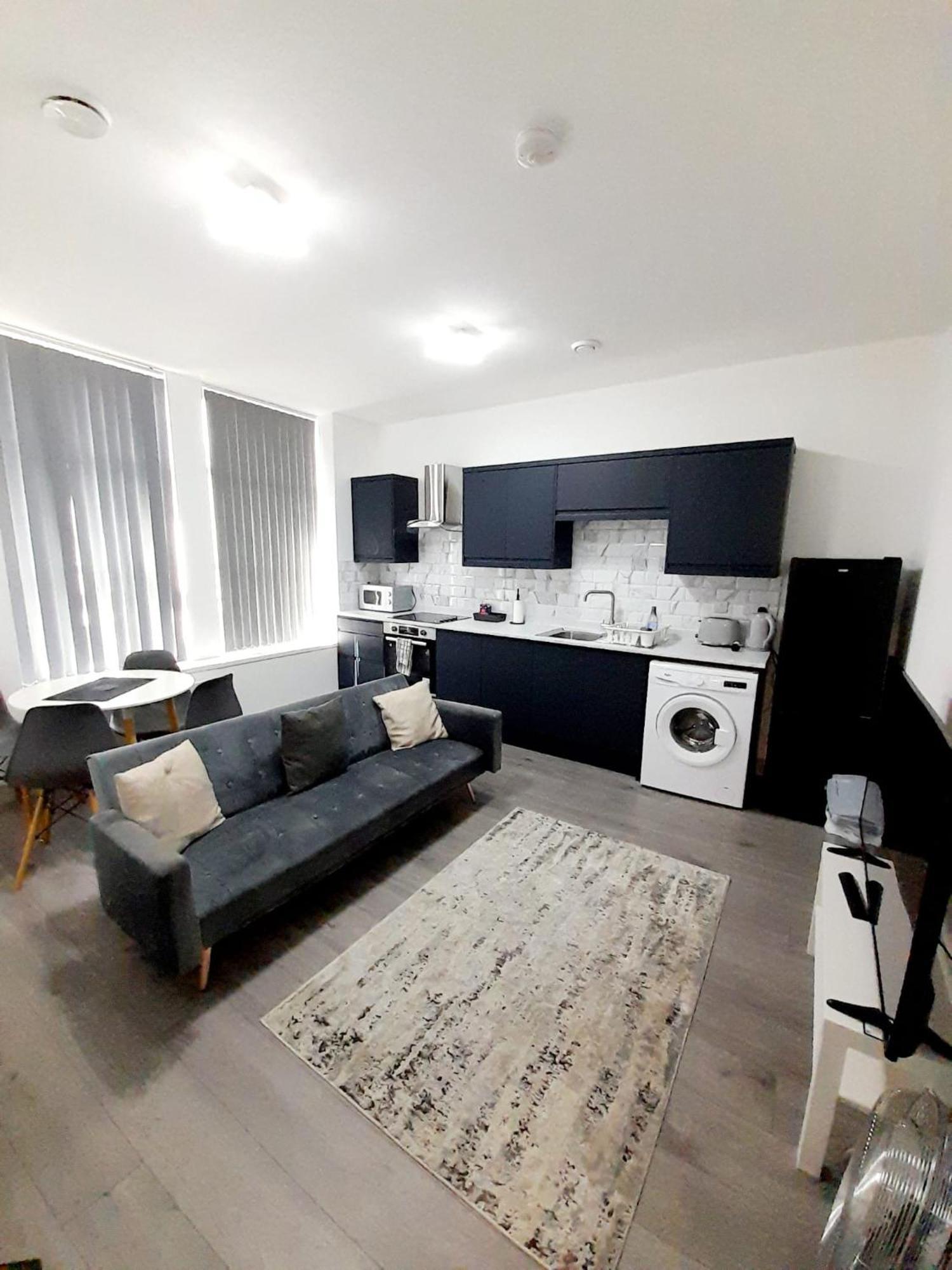 1 & 2 Bed Apartments - Desborough, Kettering, Cosy, Parking, Family, Wifi Zewnętrze zdjęcie
